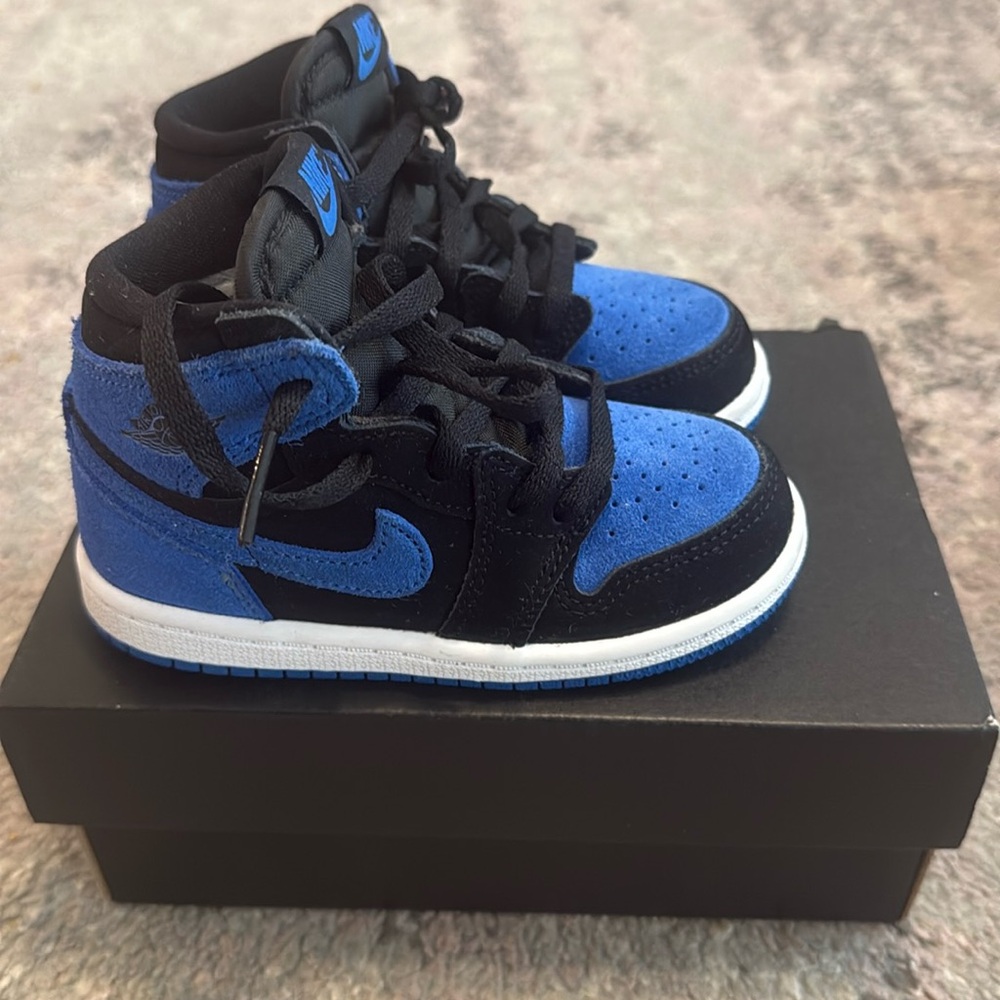 KIDS' TODDLER AIR JORDAN RETRO 1 HIGH OG CASUAL SHOES